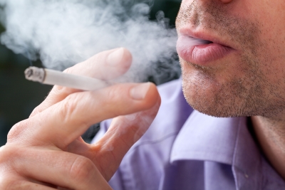 Tupakointi lisää riskiä sairastua sekä selkäkipuun että iskiakseen.